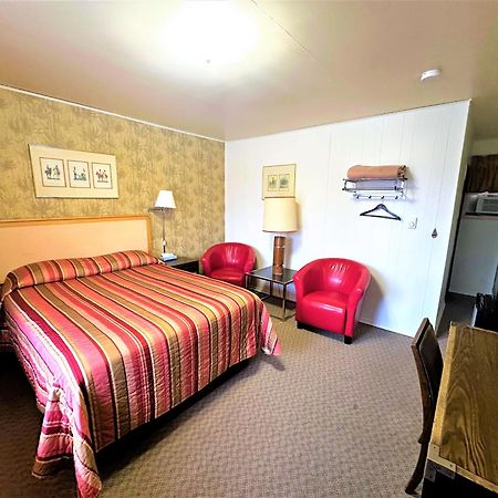 Red Top Motor Inn Iron Bridge Dış mekan fotoğraf