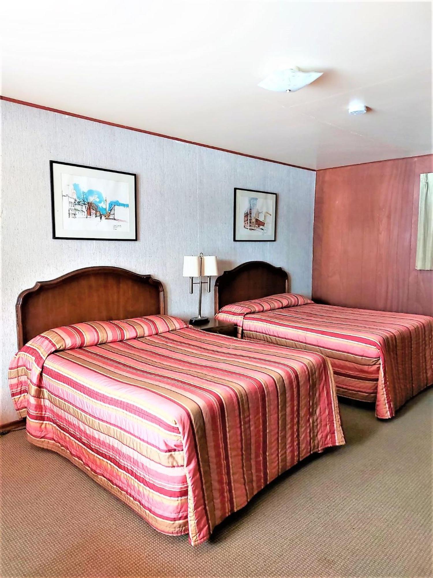 Red Top Motor Inn Iron Bridge Dış mekan fotoğraf