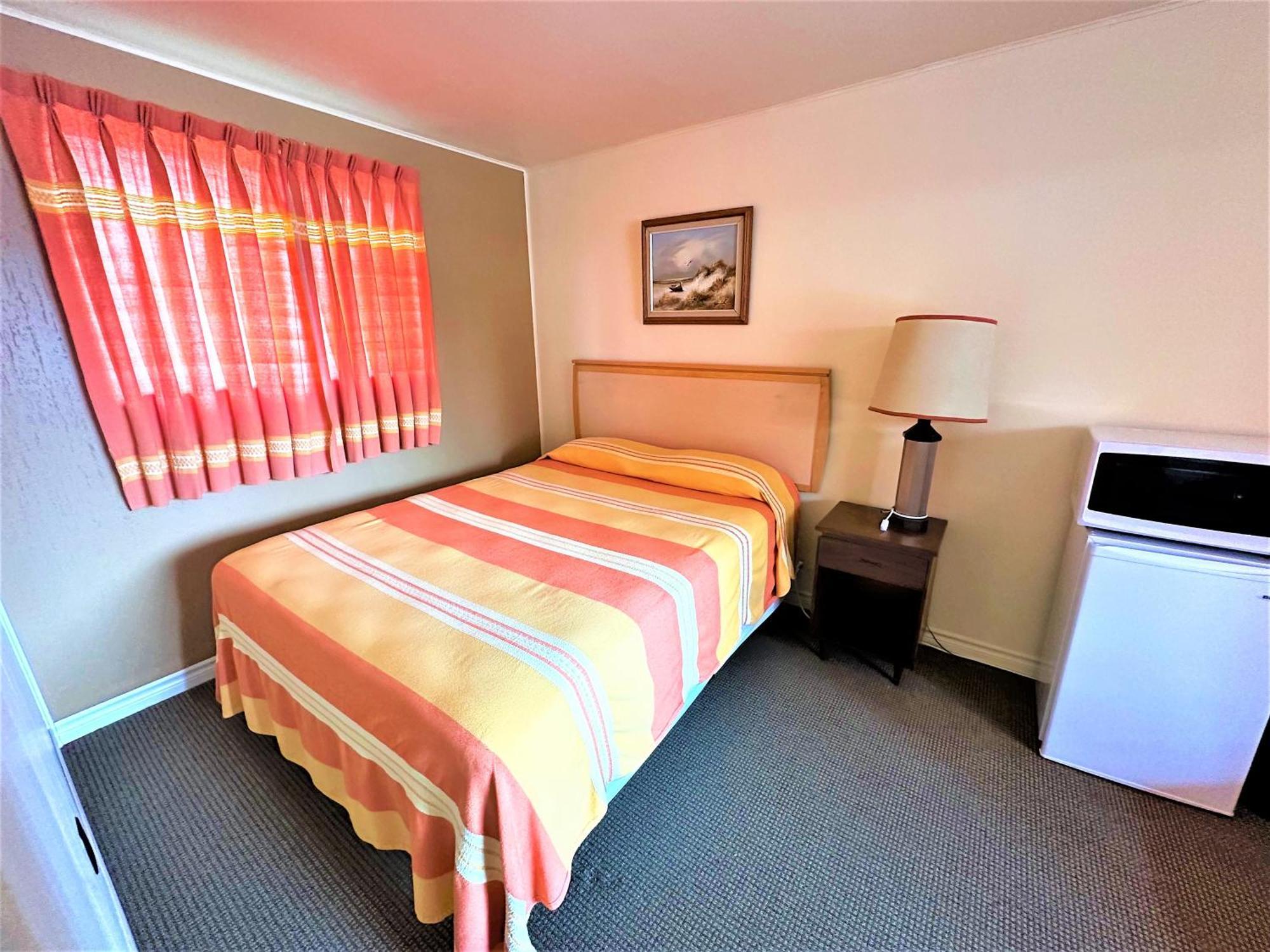 Red Top Motor Inn Iron Bridge Dış mekan fotoğraf